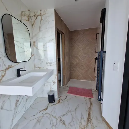 Gæstehus Heliade -ile Du Levant